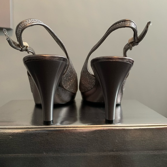 Nine West Silver Slingback - Picture 4 of 5